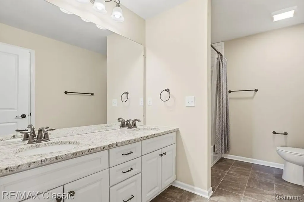 22822 Shepherds Hollow Drive Lyon Charter Township MI 48178