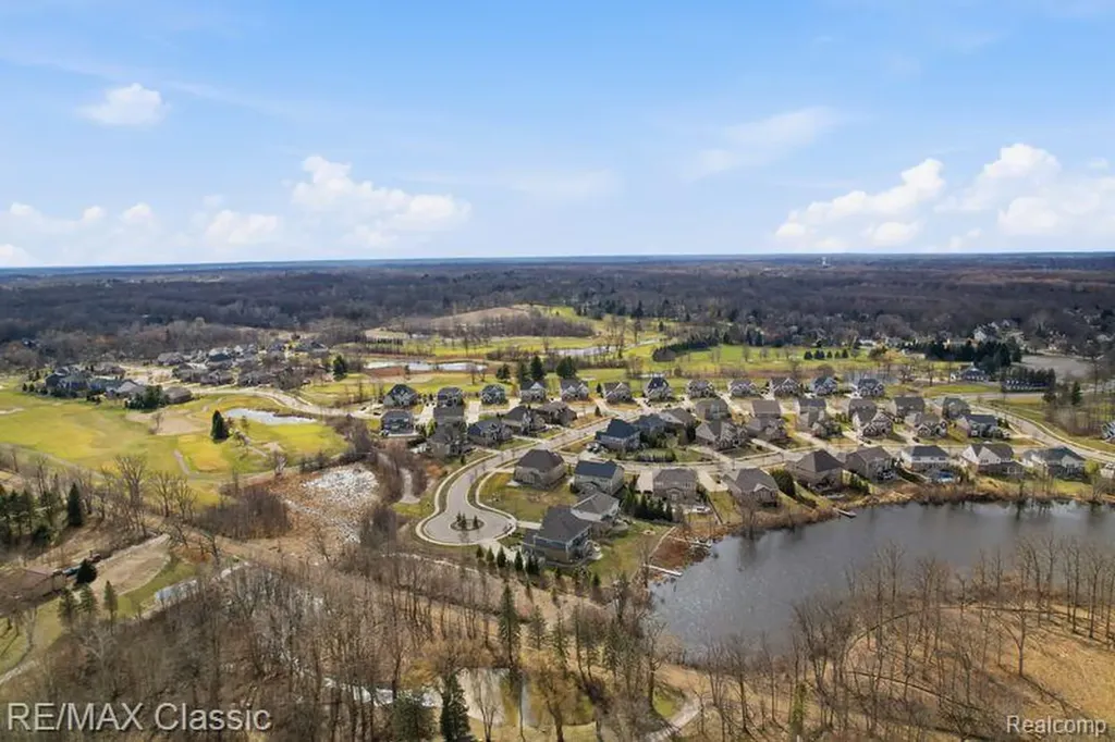 22822 Shepherds Hollow Drive Lyon Charter Township MI 48178