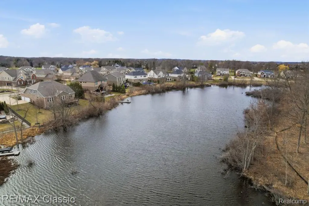 22822 Shepherds Hollow Drive Lyon Charter Township MI 48178