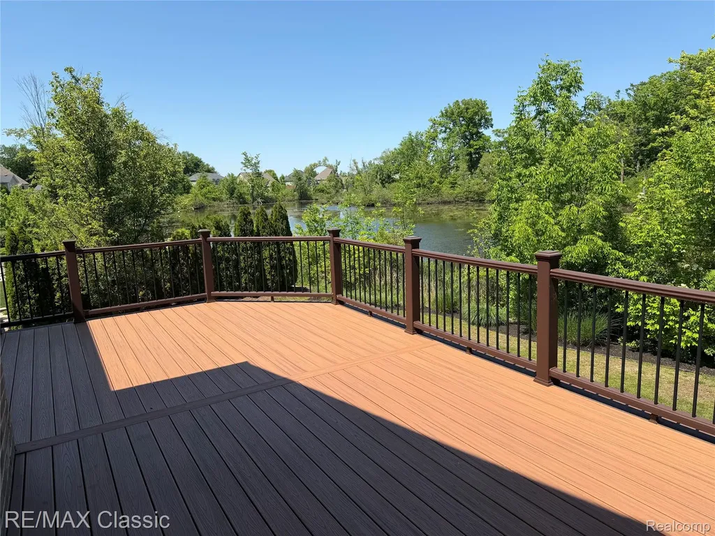22822 Shepherds Hollow Drive Lyon Charter Township MI 48178