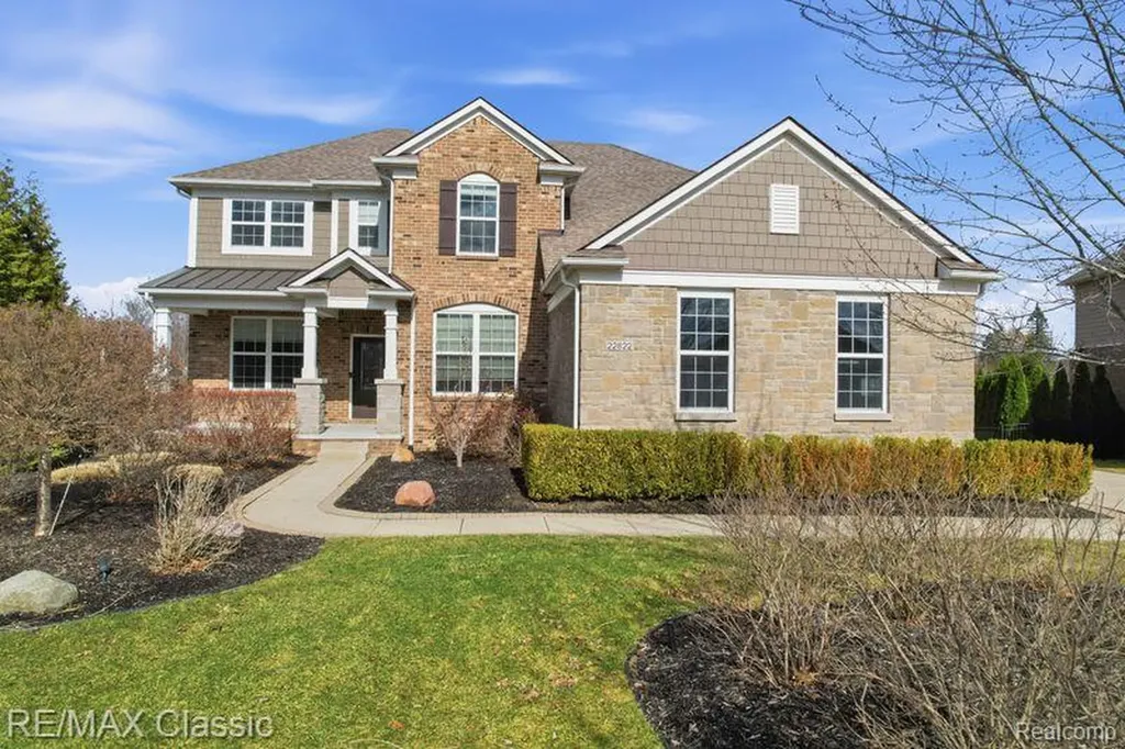 22822 Shepherds Hollow Drive Lyon Charter Township MI 48178
