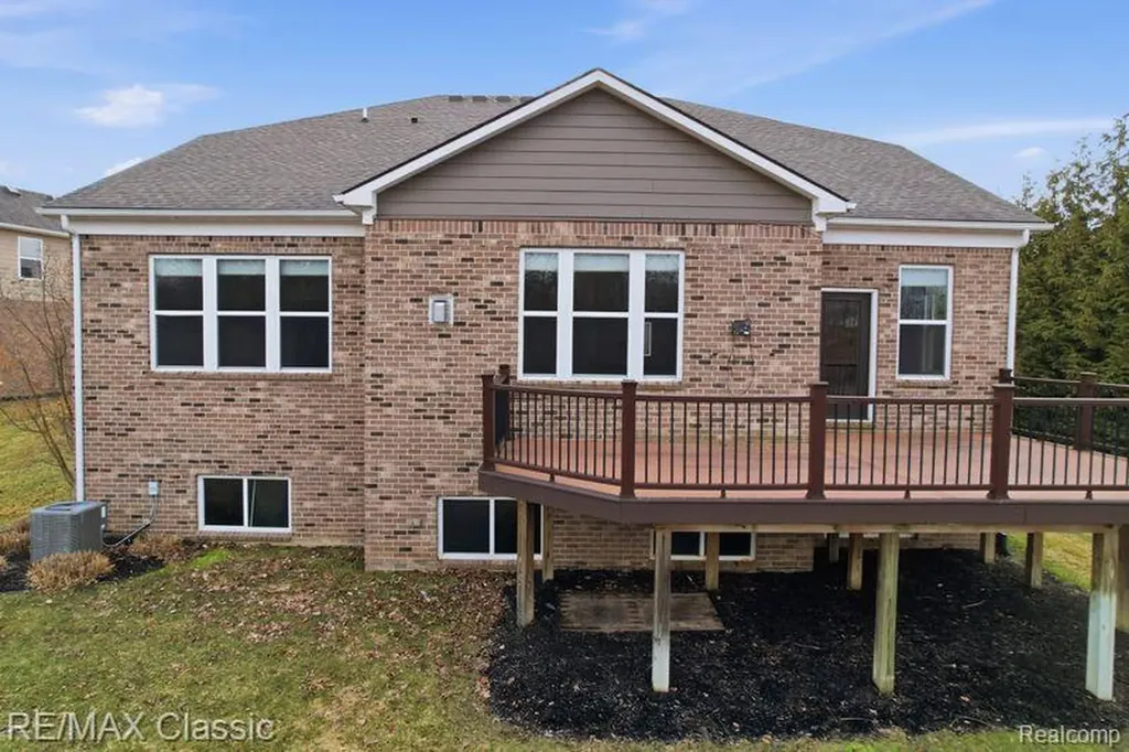 22822 Shepherds Hollow Drive Lyon Charter Township MI 48178