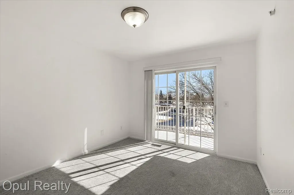 28263 Oakmonte Circle Lyon Charter Township MI 48165