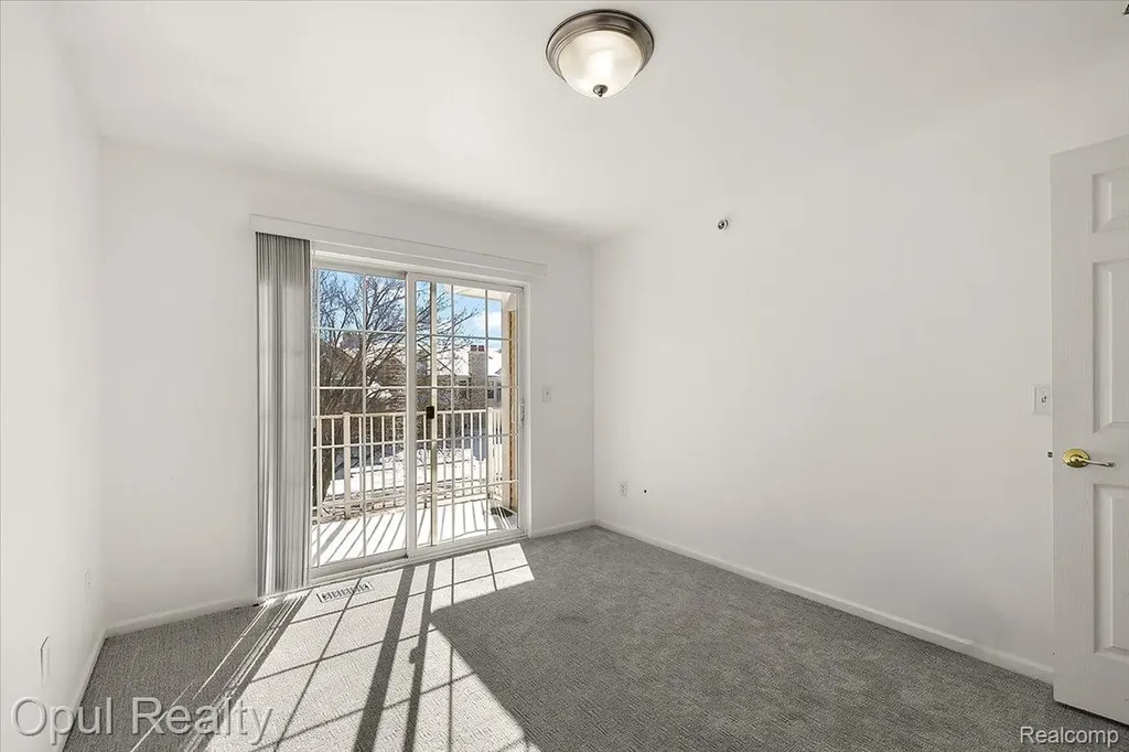 28263 Oakmonte Circle Lyon Charter Township MI 48165