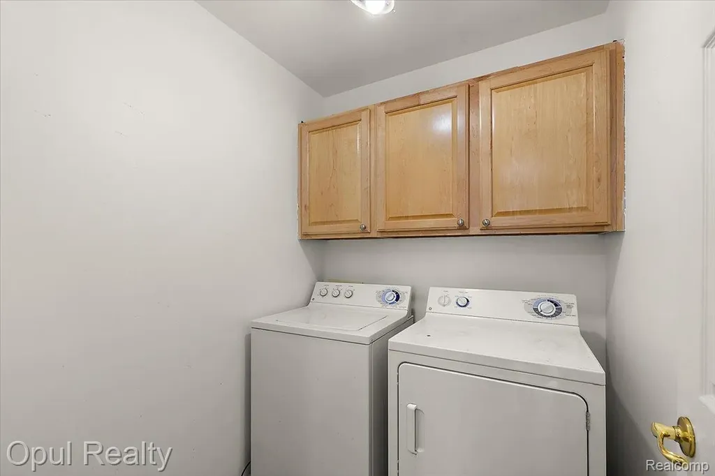 28263 Oakmonte Circle Lyon Charter Township MI 48165