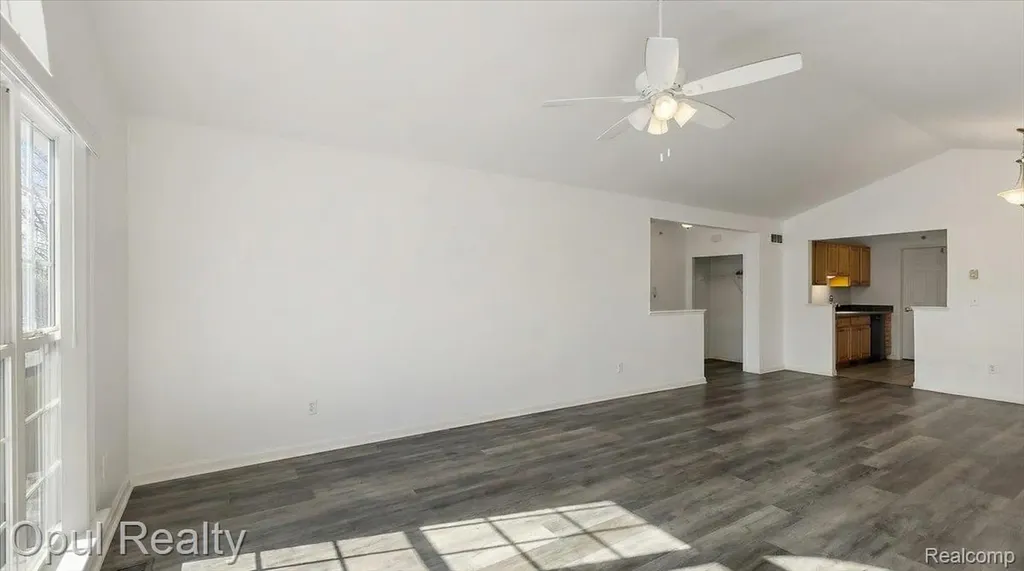 28263 Oakmonte Circle Lyon Charter Township MI 48165
