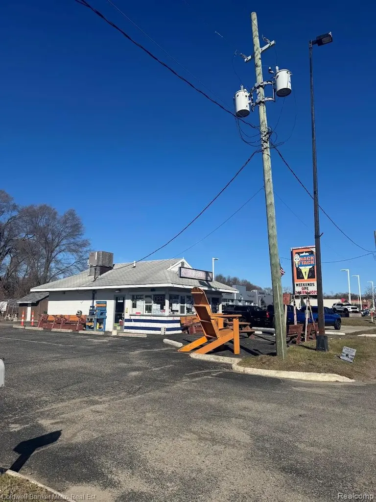 2535 Highland Highland Charter Township MI 48356
