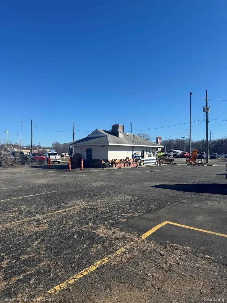 2535 Highland Highland Charter Township MI 48356