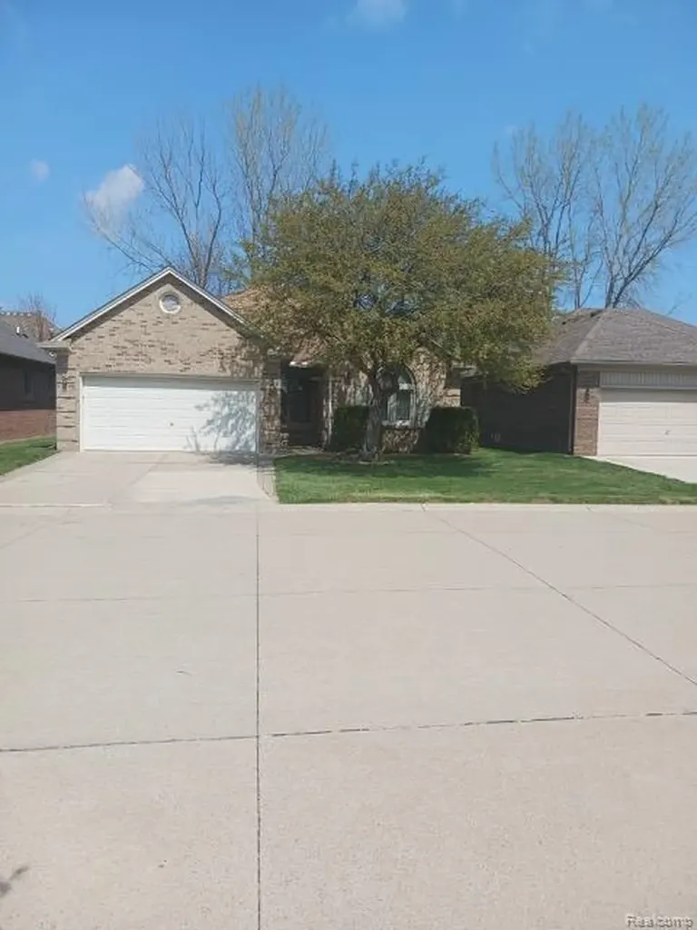 21767 Sunset Drive Macomb Township MI 48044