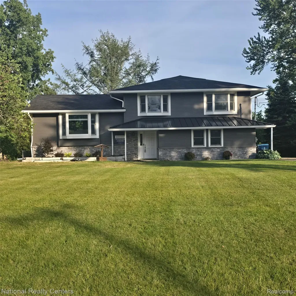 13477 S Horrell Road Fenton City MI 48430