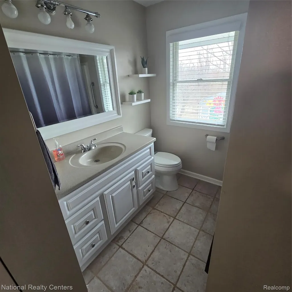 13477 S Horrell Road Fenton City MI 48430