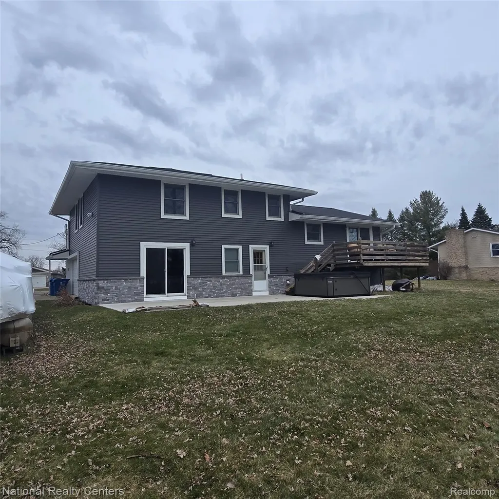13477 S Horrell Road Fenton City MI 48430