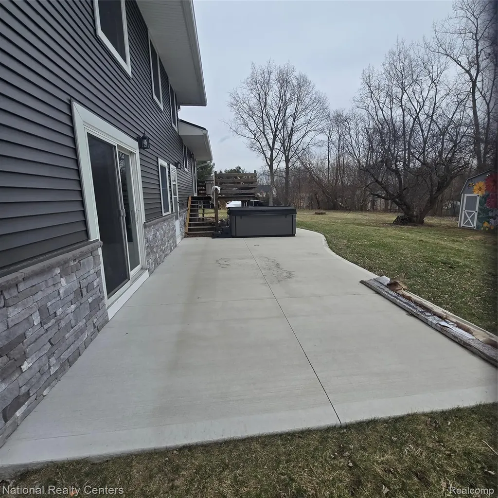 13477 S Horrell Road Fenton City MI 48430