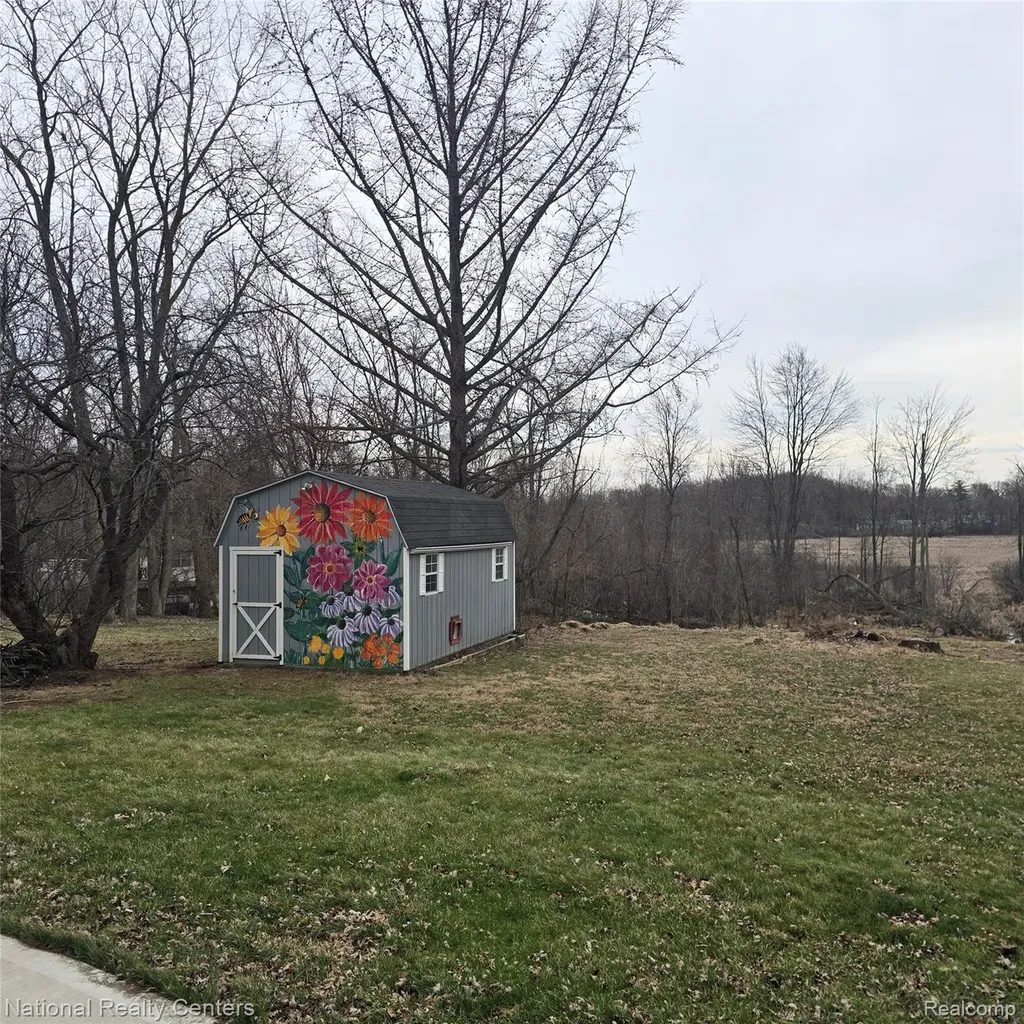 13477 S Horrell Road Fenton City MI 48430