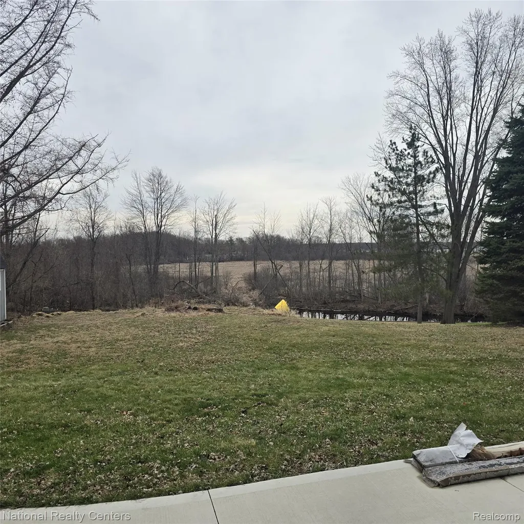 13477 S Horrell Road Fenton City MI 48430