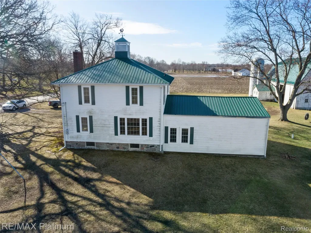 1136 S Nichols Road Clayton Charter Township MI 48473