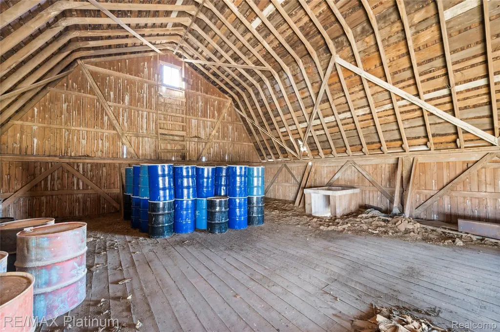 1136 S Nichols Road Clayton Charter Township MI 48473