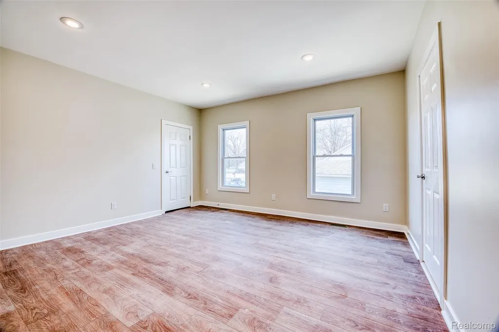 29950 6 Mile Road Livonia City MI 48152