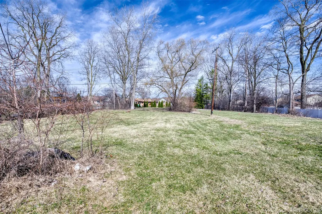 29950 6 Mile Road Livonia City MI 48152