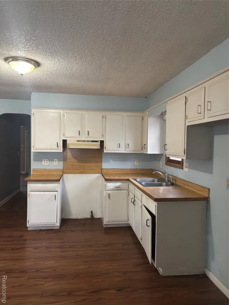 3413 Churchill Avenue Flint City MI 48506