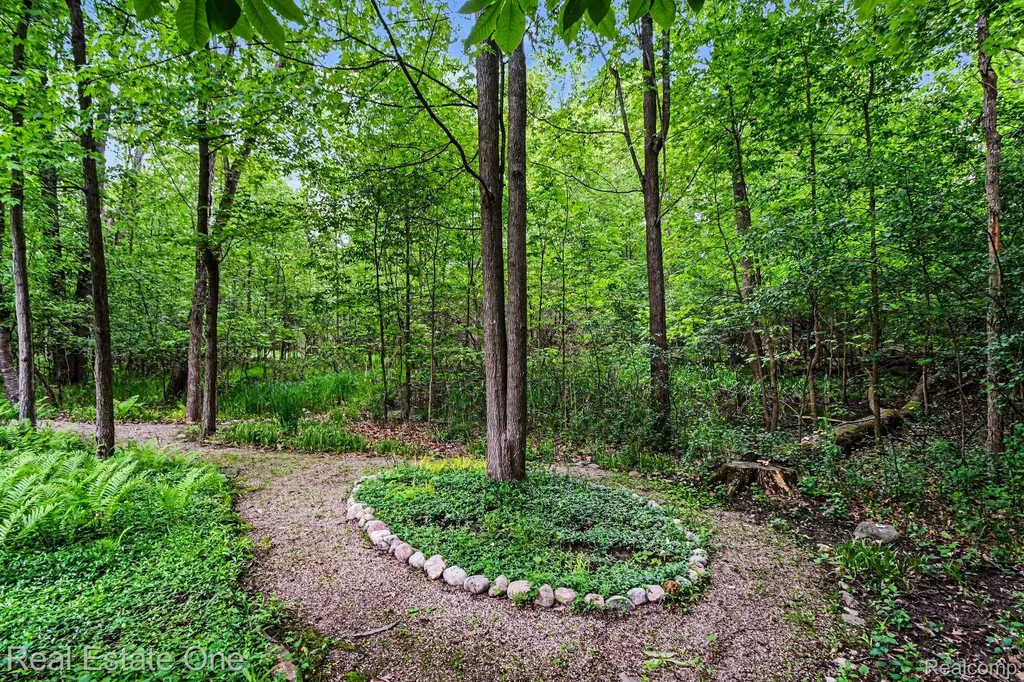 4757 Hardwoods Drive West Bloomfield Charter Township MI 48323