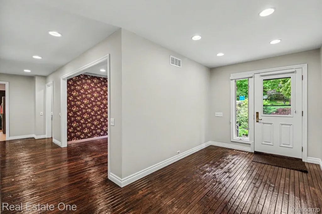 4757 Hardwoods Drive West Bloomfield Charter Township MI 48323