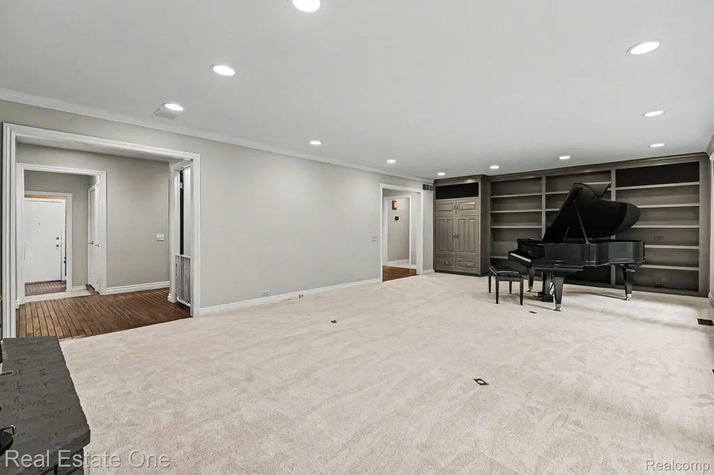 4757 Hardwoods Drive West Bloomfield Charter Township MI 48323