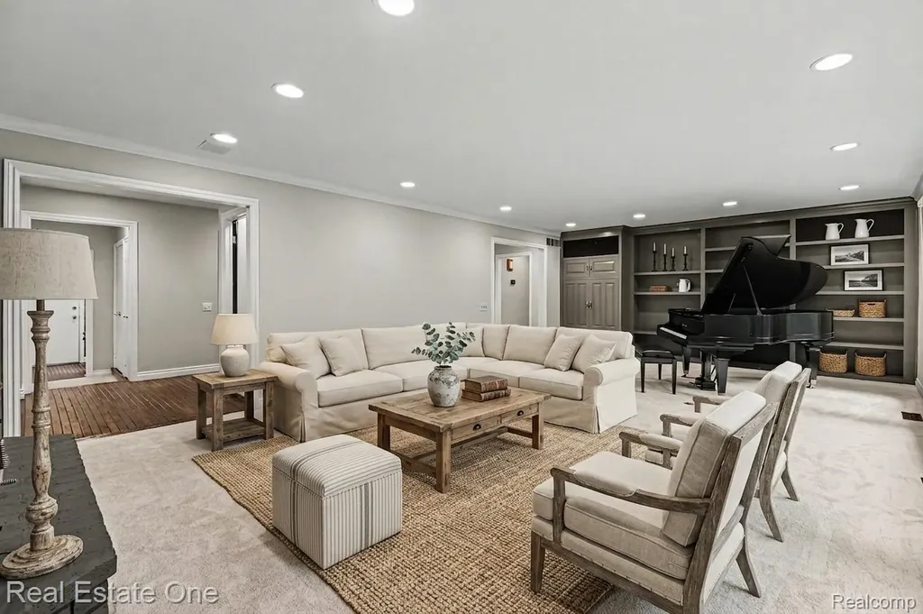 4757 Hardwoods Drive West Bloomfield Charter Township MI 48323