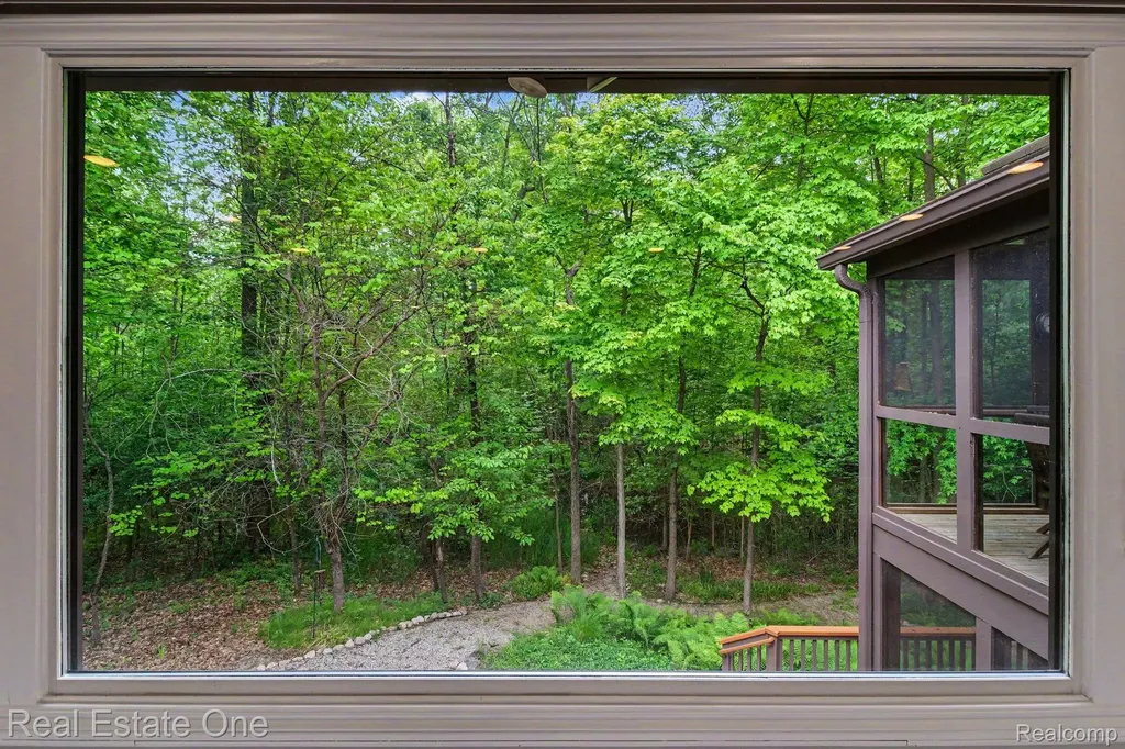 4757 Hardwoods Drive West Bloomfield Charter Township MI 48323