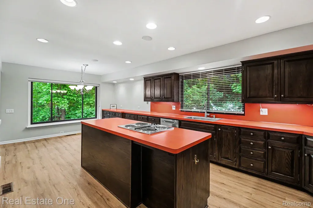 4757 Hardwoods Drive West Bloomfield Charter Township MI 48323