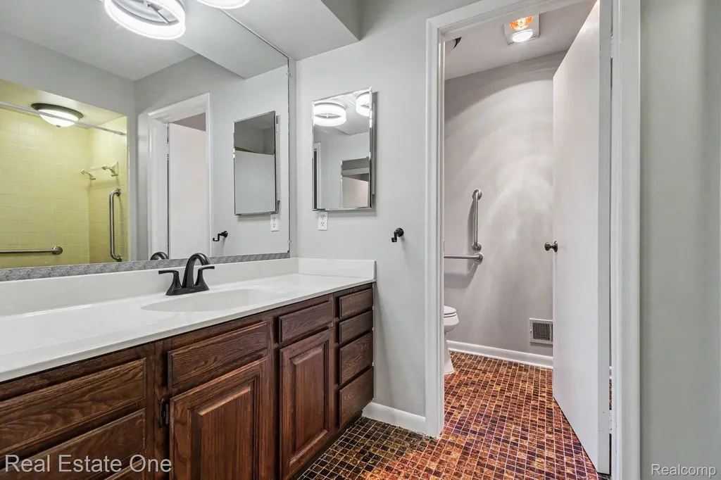 4757 Hardwoods Drive West Bloomfield Charter Township MI 48323