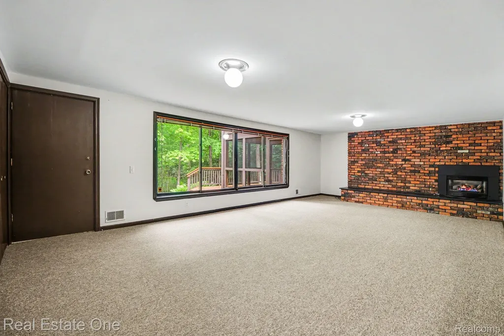 4757 Hardwoods Drive West Bloomfield Charter Township MI 48323