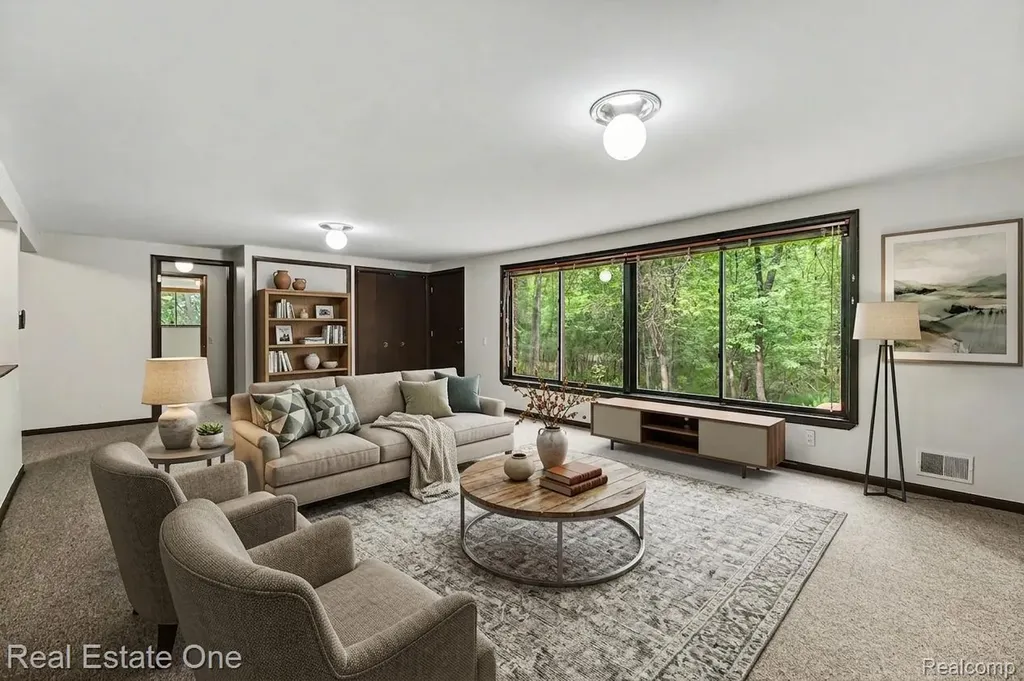4757 Hardwoods Drive West Bloomfield Charter Township MI 48323