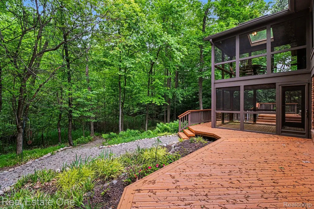 4757 Hardwoods Drive West Bloomfield Charter Township MI 48323
