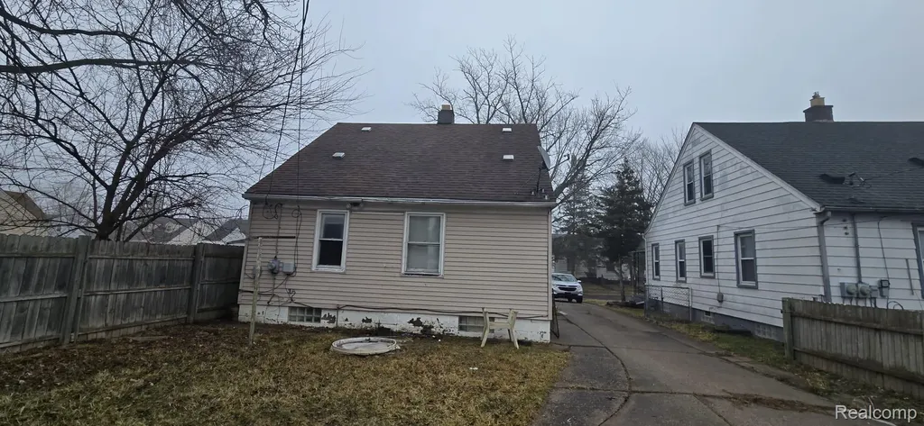 19611 Albion Street Detroit City MI 48234