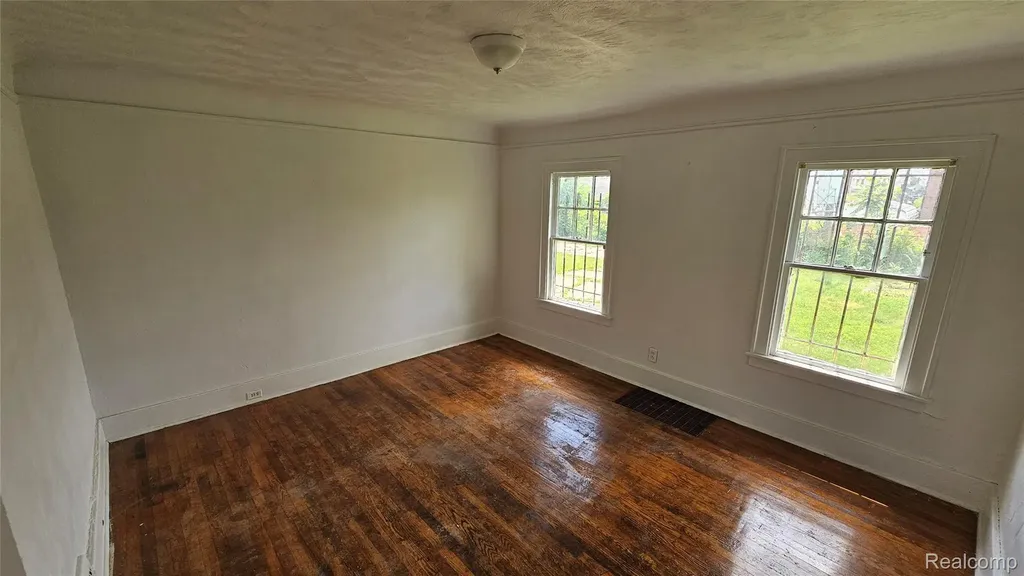 345 W Nevada Street Highland Park City MI 48203