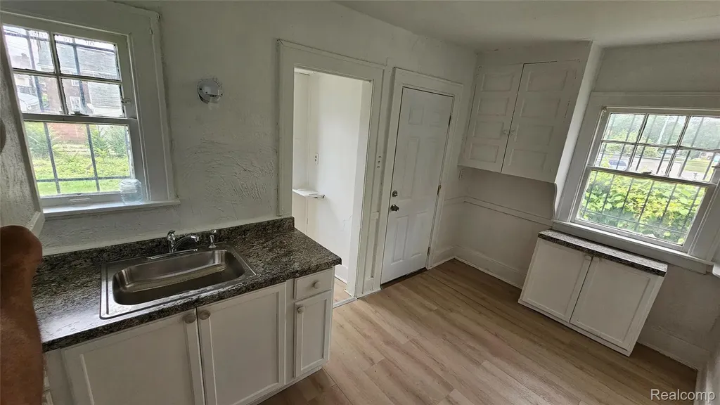 345 W Nevada Street Highland Park City MI 48203