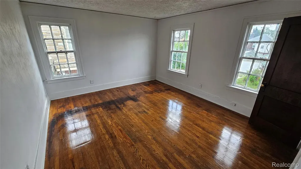 345 W Nevada Street Highland Park City MI 48203