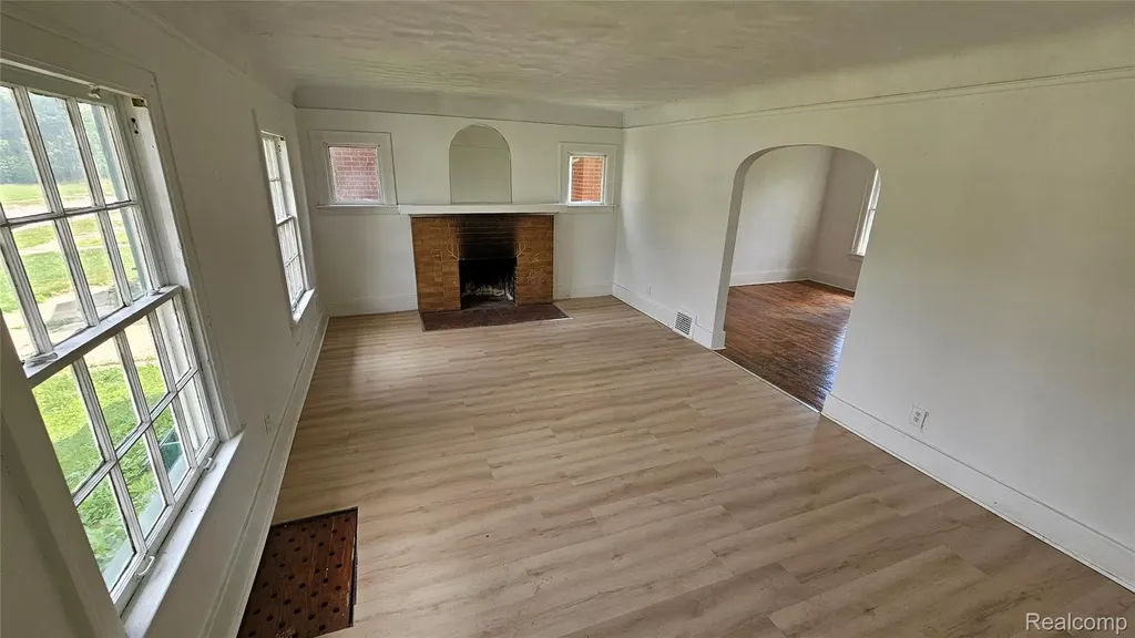 345 W Nevada Street Highland Park City MI 48203