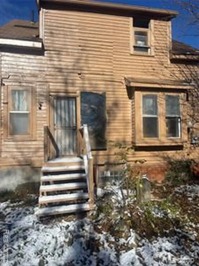 65 Portage Street Highland Park City MI 48203
