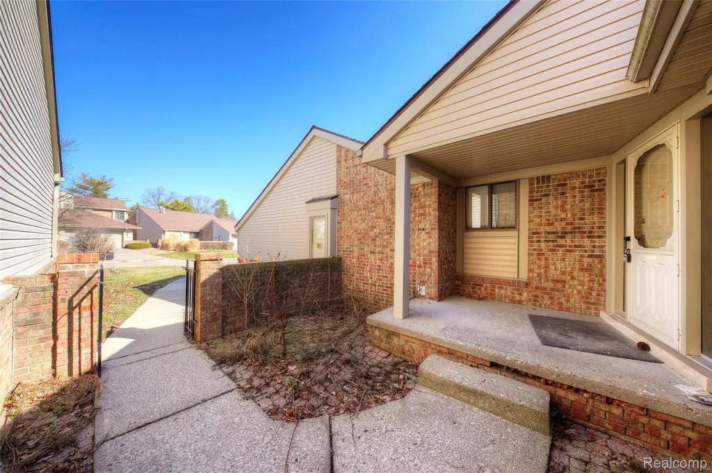 23309 Reynard Drive Southfield City MI 48034