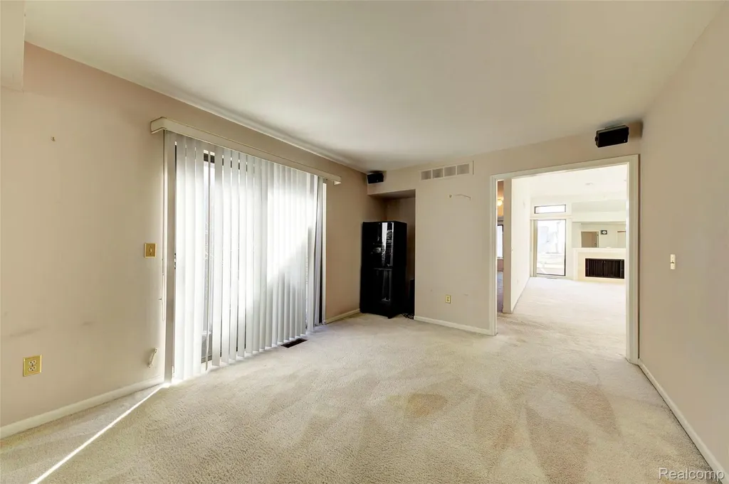 23309 Reynard Drive Southfield City MI 48034