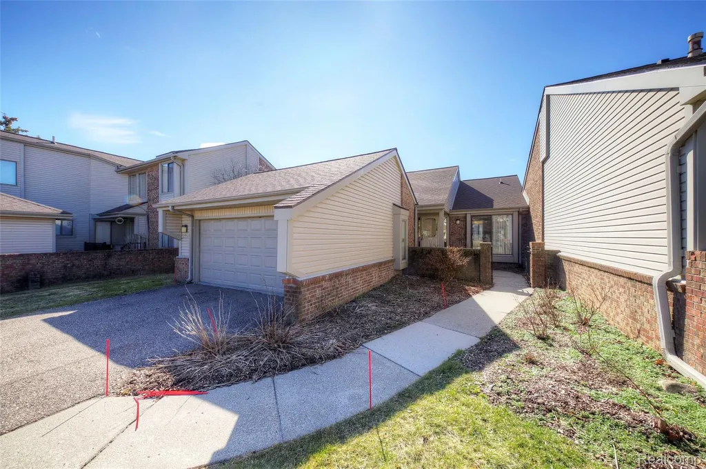 23309 Reynard Drive Southfield City MI 48034