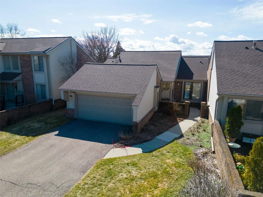 23309 Reynard Drive Southfield City MI 48034