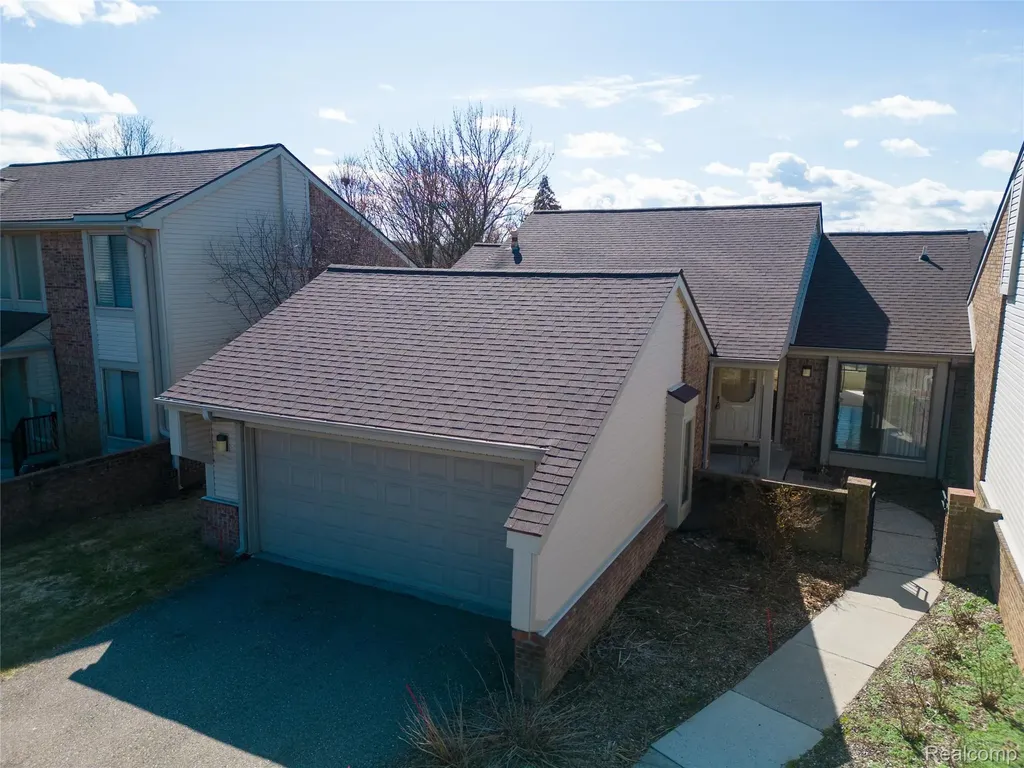 23309 Reynard Drive Southfield City MI 48034