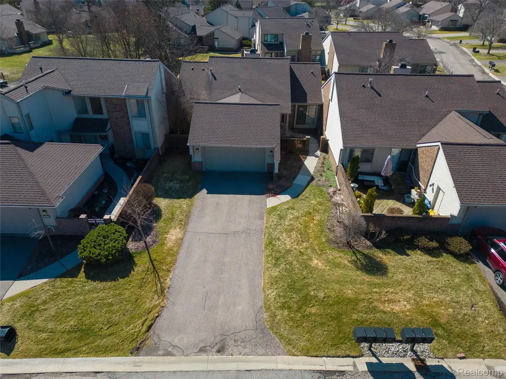 23309 Reynard Drive Southfield City MI 48034