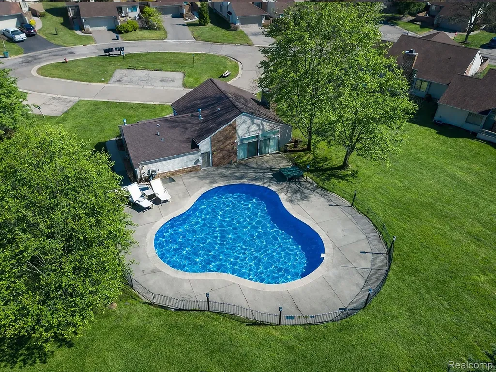 23309 Reynard Drive Southfield City MI 48034