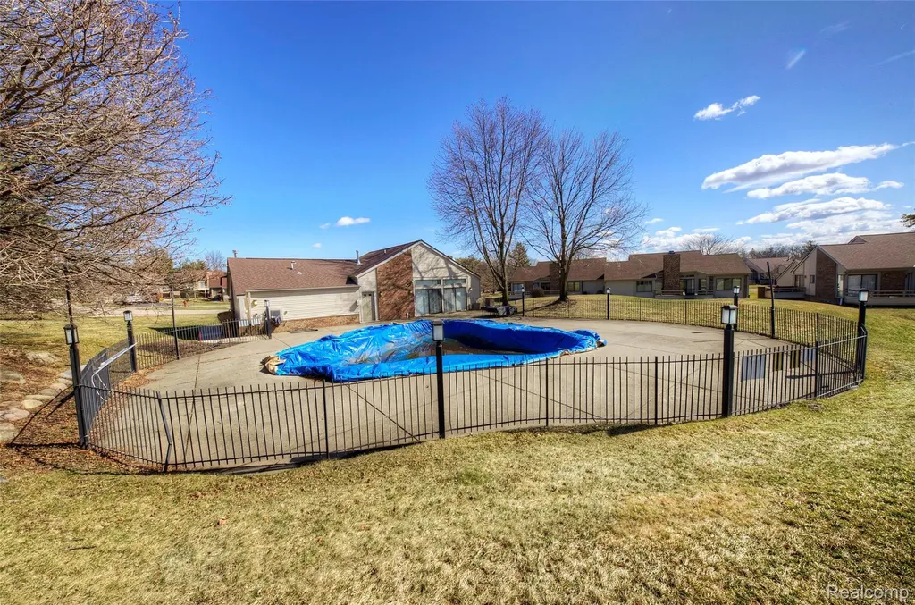 23309 Reynard Drive Southfield City MI 48034