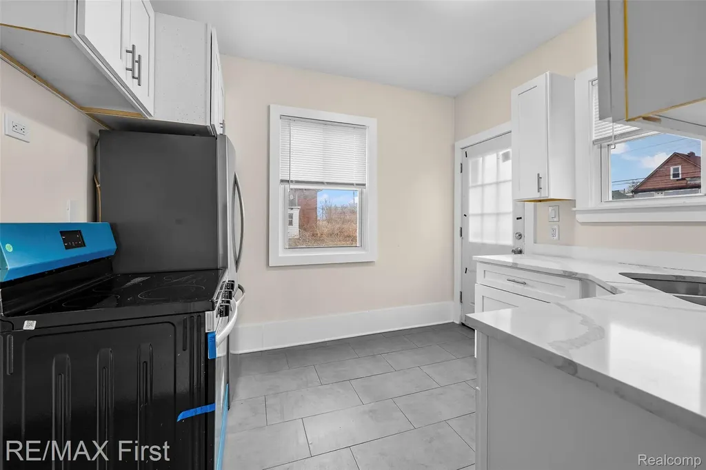 556 Leicester Court Detroit City MI 48202