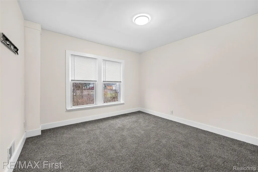 556 Leicester Court Detroit City MI 48202